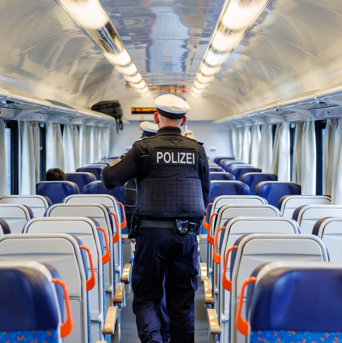 Kontrollen der Bundespolizei an der Grenze zu Tschechien. (Archivbild) - Foto: Daniel Karmann/dpa