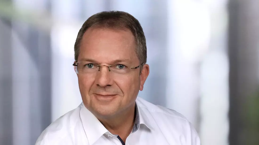 Interim-Manager statt Insolvenzverwalter: Gert Löhmer von GL Consulting & Interim erklärt, warum Unternehmen nicht am falschen Ende sparen sollten - Bild: presseportal.de