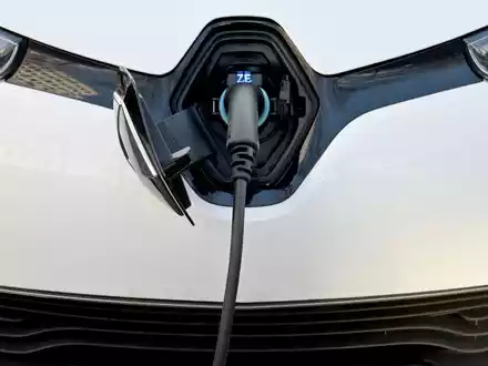 In E-Autos sorgt unter anderem der Antrieb für zusätzliche Magnetfelder. (Symbolbild) - Foto: Carsten Rehder/dpa