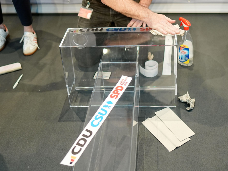 In der künftigen Bundesregierung soll es einen Staatsminister für Sport geben. - Foto: Kay Nietfeld/dpa