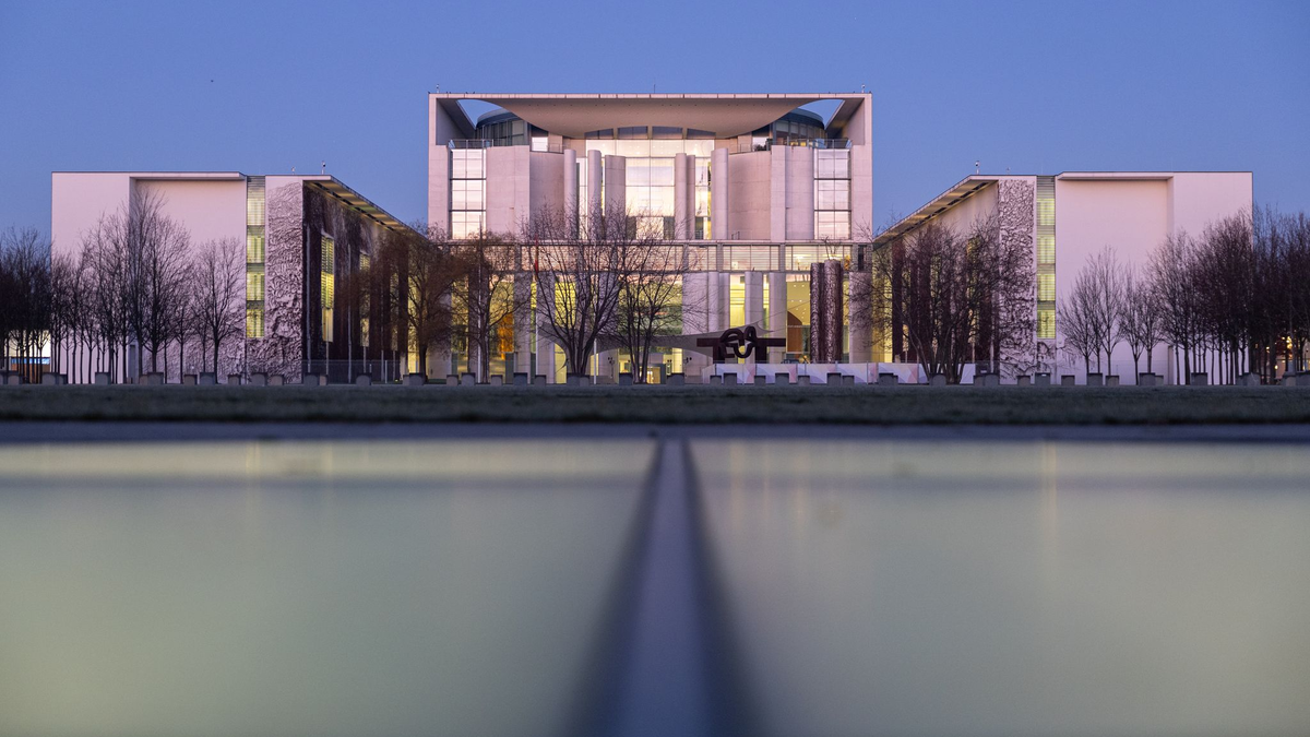 Bis Friedrich Merz im Kanzleramt sitzen kann, sind noch einige Schritte zu gehen. (Archivbild) - Foto: Hannes P Albert/dpa