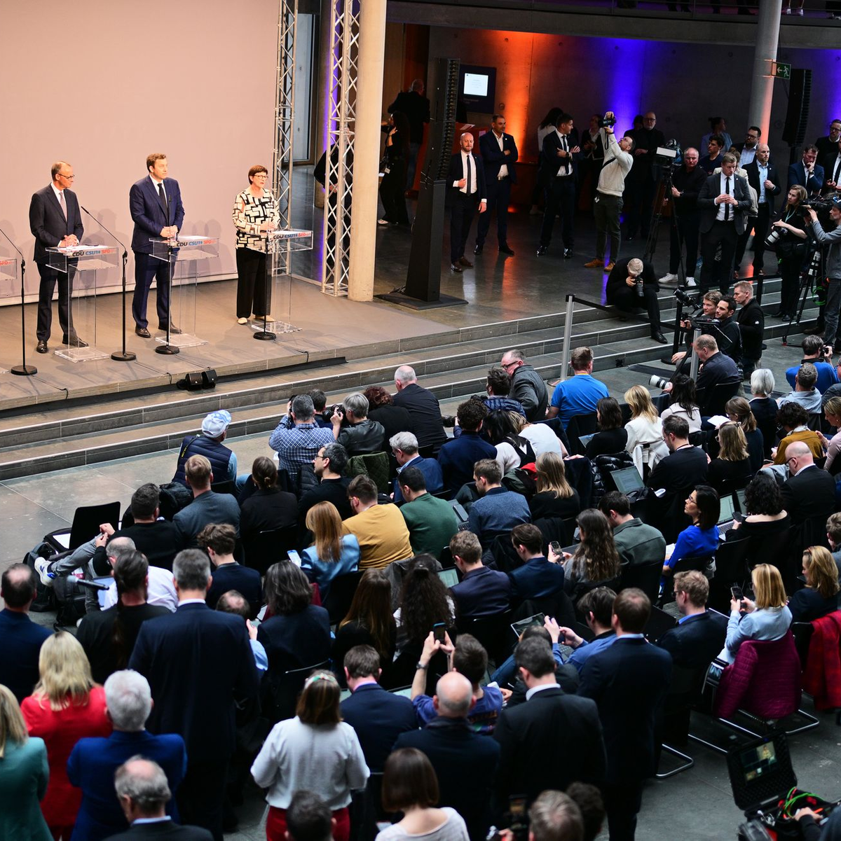 Die Koalitionsverhandlungen von Union und SPD sind abgeschlossen - bald sind die SPD-Mitglieder zur Abstimmung über den Vertrag aufgerufen. (Archivfoto) - Foto: Sebastian Christoph Gollnow/dpa