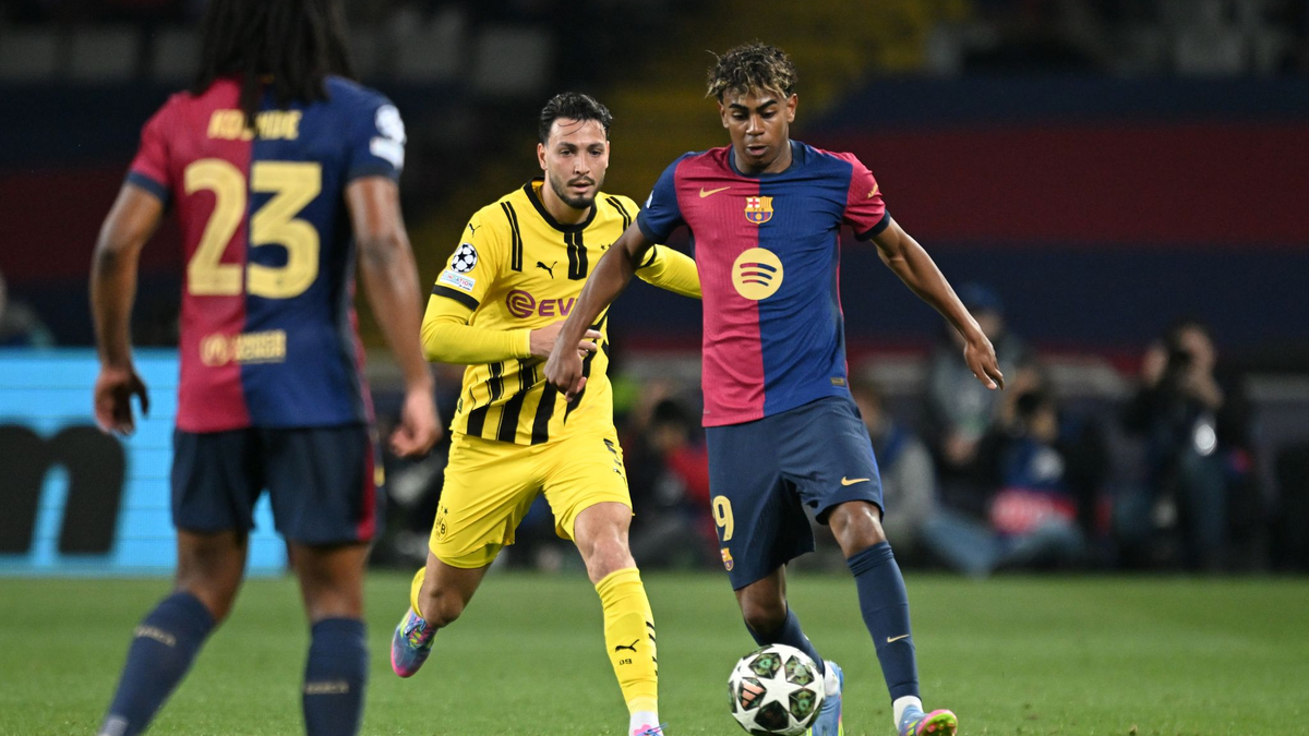 Hansi Flick bleibt wohl noch länger beim FC Barcelona - Foto: Federico Gambarini/dpa