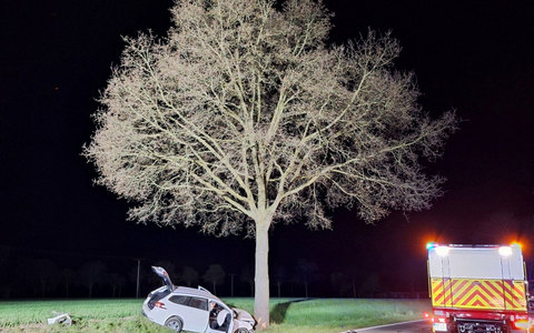 FW Sonsbeck: Verkehrsunfall auf der Balberger Straße - Foto: presseportal.de