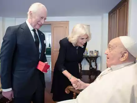 Der König und die Königin trafen den Papst im April. - Foto: -/Vatican Media/dpa