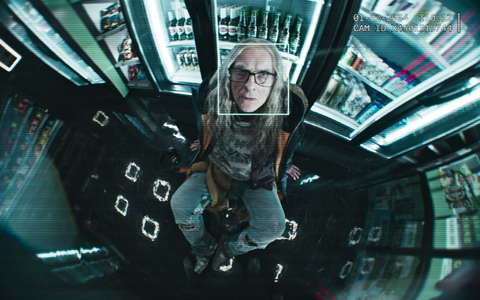 Peter Capaldi als Cameron Walker in einer Szene der siebten Staffel der Serie «Black Mirror». Die sechs neuen Folgen sind seit 10. April bei Netflix im Programm. - Foto: Netflix/dpa Peter Capaldi als Cameron Walker in einer Szene der siebten Staffel der Serie «Black Mirror». Die sechs neuen Folgen sind seit 10. April bei Netflix im Programm. - Foto: Netflix/dpa