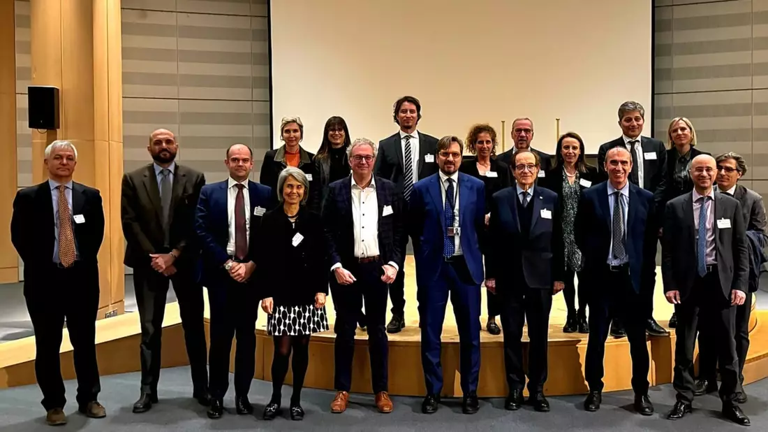Automotive - Das wissenschaftliche Manifest der Lombardei für erneuerbare Kraftstoffe / Vorgestellt in Brüssel für technologische Neutralität ohne Bußgelder - Bild: presseportal.de