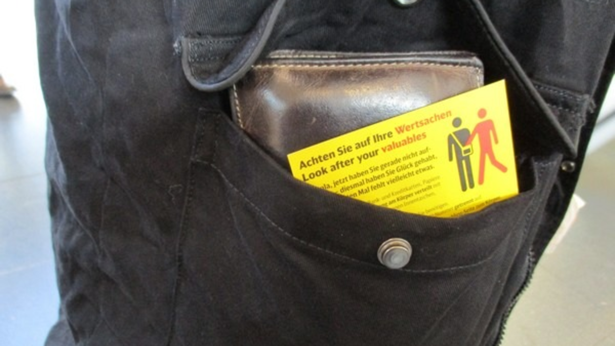 BPOL NRW: Bundespolizei warnt gerade zur Osternzeit, wenn die Ferien beginnen, vor Taschendieben! - Foto: presseportal.de