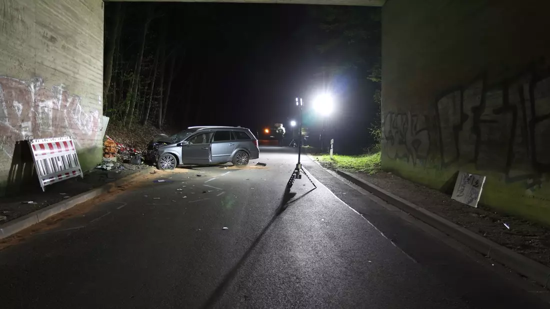 POL-EN: Sprockhövel: Unfallbild zu dem tödlichen Verkehrsunfall in Sprockhövel vom 09.04.2025 - Bild: presseportal.de