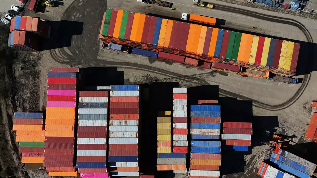 Die EU will die geplanten Gegenzölle auf US-Produkte vorerst nicht in Kraft setzen. (Archivbild) - Bild: Jane Barlow/PA Wire/dpa