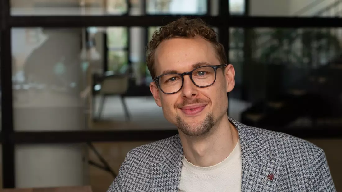 Ephraim Chiozza von der AdWiser GmbH: Diese 3 Red Flags von E-Commerce-Agenturen muss jeder kennen - Bild: presseportal.de