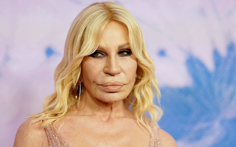Prada kauft für 1,25 Milliarden Euro Versace, hier die langjährige Kreativchefin Donatella Versace. (Foto: Archiv) - Foto: Jordan Strauss/Invision/AP/dpa