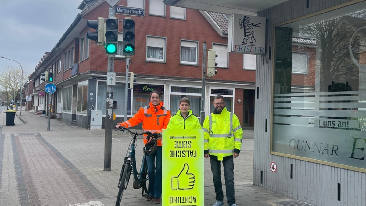 POL-EL: Emsland / Grafschaft Bentheim - Geisterradlersymbole werden erneut aufgebracht (Foto) - Foto: presseportal.de