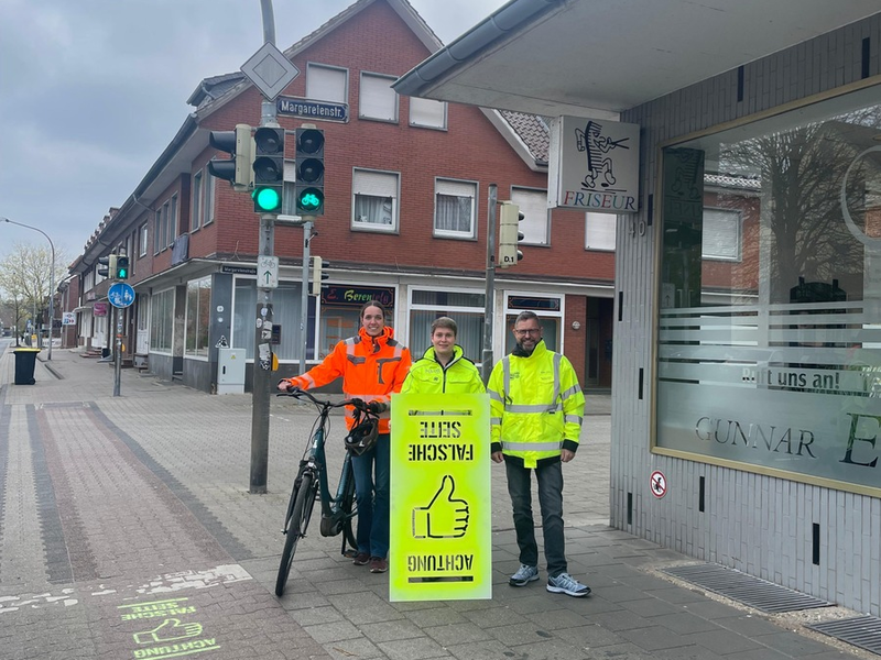 POL-EL: Emsland / Grafschaft Bentheim - Geisterradlersymbole werden erneut aufgebracht (Foto) - Foto: presseportal.de
