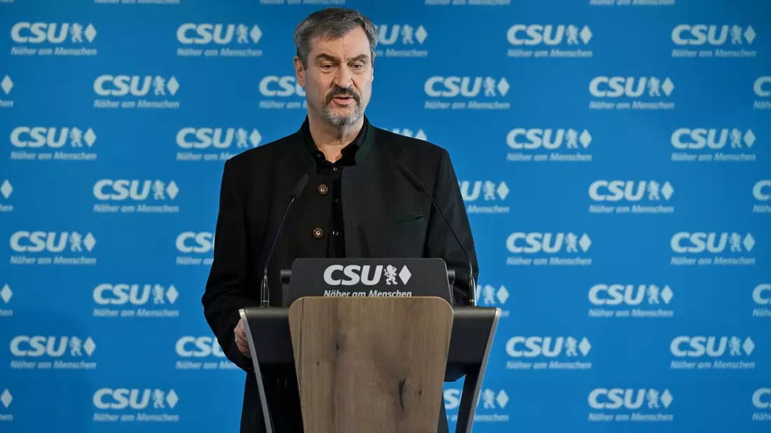 Die CSU hat dem Koalitionsvertrag als erste der drei beteiligten Parteien zugestimmt. - Bild: Peter Kneffel/dpa