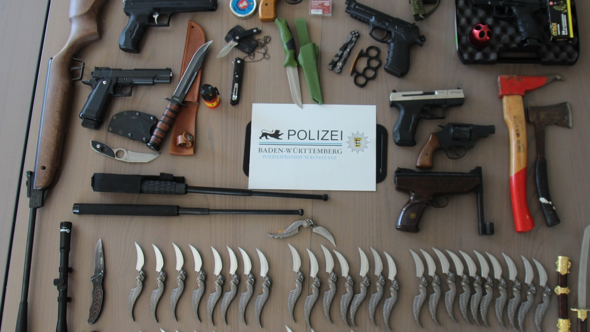 POL-KN: Gemeinsame Pressemitteilung der Staatsanwaltschaft Konstanz und des Polizeipräsidiums Konstanz - Durchsuchungsmaßnahmen nach Ermittlungsverfahren (09.04.2025) - Foto: presseportal.de