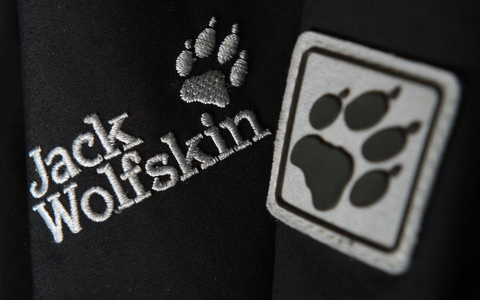 Dem künftigen Besitzer von Jack Wolfskin gehören bereits Marken wie Wilson und Salomon. (Archivbild) - Foto: picture alliance / dpa