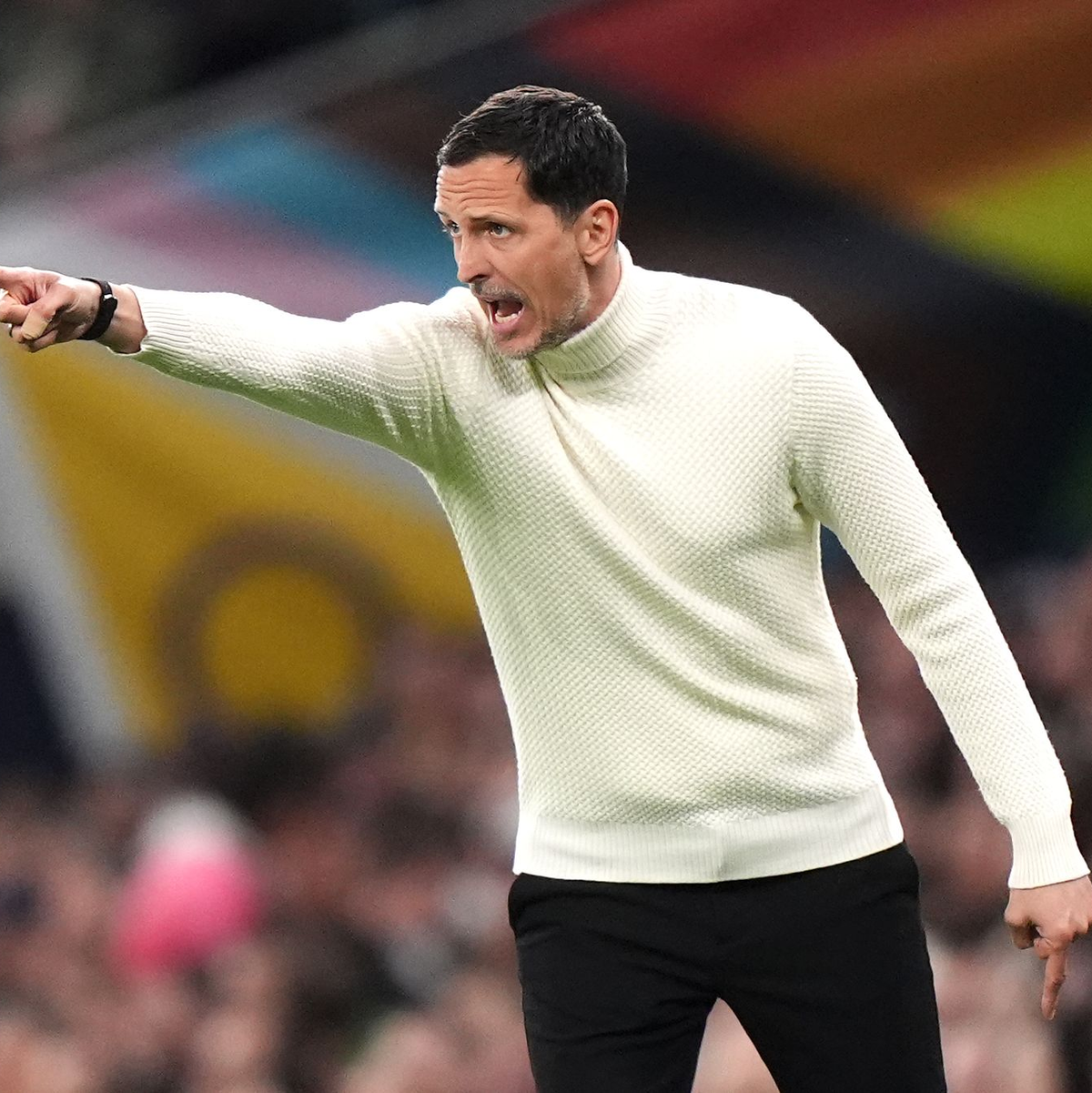 Der Verlauf der ersten Halbzeit gefiel Eintracht-Trainer Toppmöller sichtlich nicht. - Foto: Bradley Collyer/PA Wire/dpa