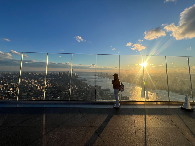 Ein Hubschrauber ist in New York verunglückt.  - Foto: Benno Schwinghammer/dpa