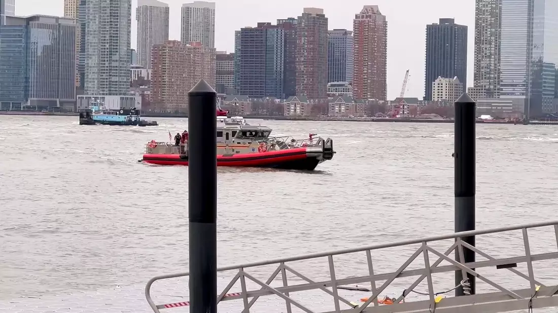 Es ist nicht das erste Mal, dass ein Hubschrauber in den Hudson River stürzt. - Bild: Jennifer Peltz/AP/dpa