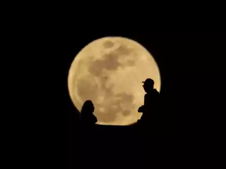 Runde Sache: Vollmond in Texas - Foto: Ringo Chiu/ZUMA Press Wire/dpa