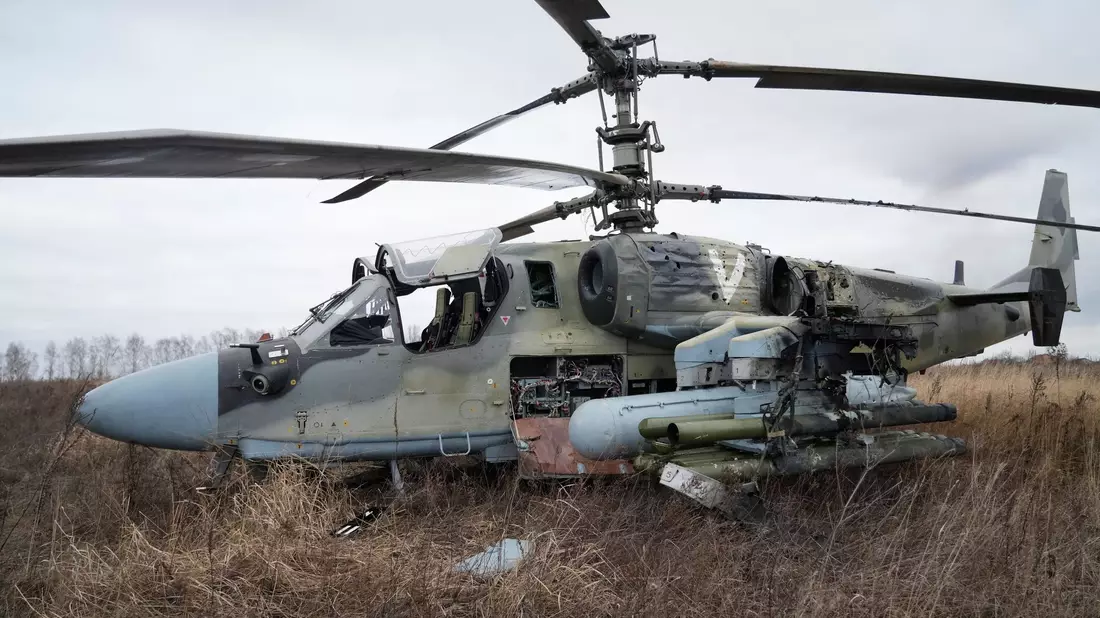 Die ukrainischen Streitkräfte sind im Abwehrkampf gegen Russland dringend auf westliche Militärhilfe angewiesen. (Archivbild) - Bild: Efrem Lukatsky/AP/dpa