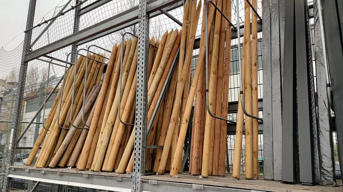 Zaunpfähle in einem Baumarkt (Archiv) - Bild: über dts Nachrichtenagentur