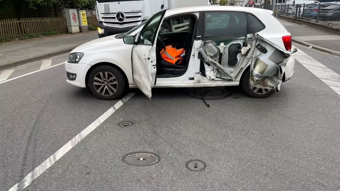 POL-ME: Vorfahrt missachtet: Verkehrsunfall mit hohem Sachschaden - 2504041 - Bild: presseportal.de