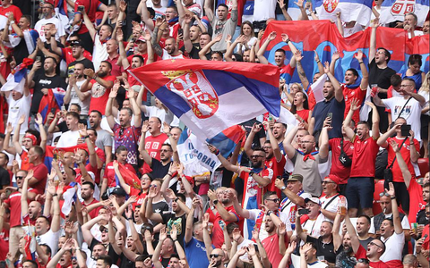 Serbische Fans (Archiv) - Foto: über dts Nachrichtenagentur