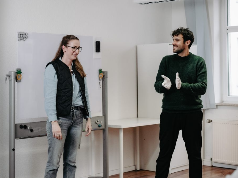 Stuttgart setzt auf Sicherheit: PRIMEROS' Erste-Hilfe-Kurse für betriebliche Ersthelfer - Foto: presseportal.de