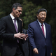 Chinas Präsident Xi warb vor Spaniens Regierungschef Sánchez um mehr Zusammenarbeit mit der EU.  - Foto: Andres Martinez Casares/Pool EPA via AP/dpa