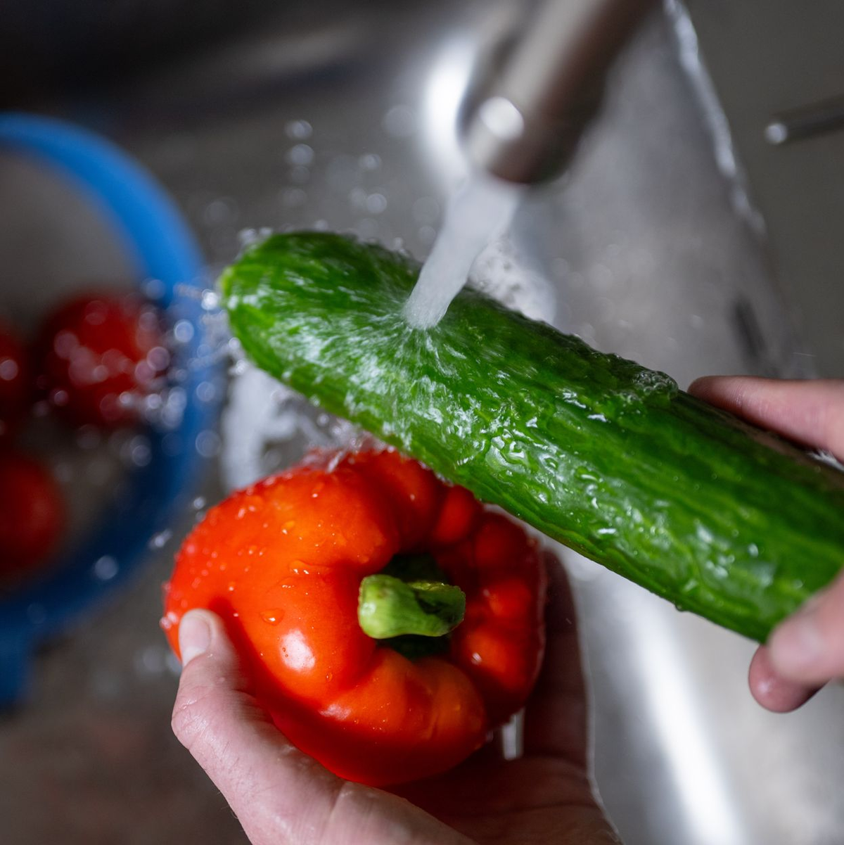 Für Paprika und Gurken müssen Kunden deutlich mehr bezahlen als vor einem Jahr. - Foto: Monika Skolimowska/dpa