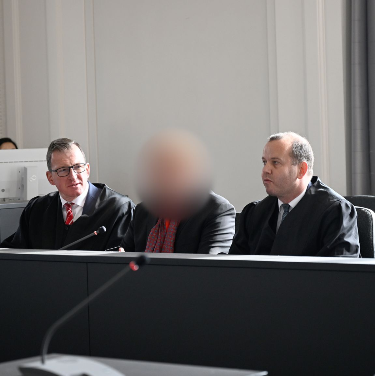 Ein langwieriger Prozess um die Insolvenz des Wismarer Holzverarbeiters German Pellets ist zu Ende. Der angeklagte Geschäftsführer zeigte sich - in Teilen - geständig. - Foto: Philip Dulian/dpa