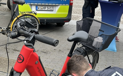 POL-DA: Lorsch: Fahrradsaison hat begonnen / Polizei gibt Tipps und codiert 43 Fahrräder - Foto: presseportal.de