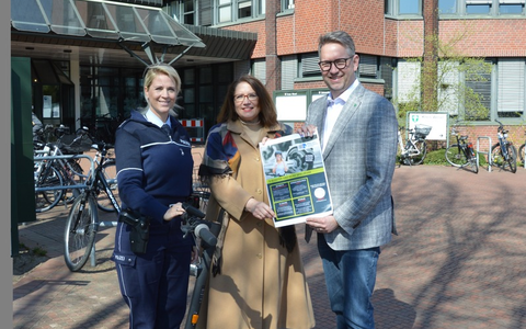 POL-WES: Kreis Wesel - Kreispolizeibehörde Wesel und Partner setzen auf Aufklärung im Umgang mit E-Scootern - Foto: presseportal.de