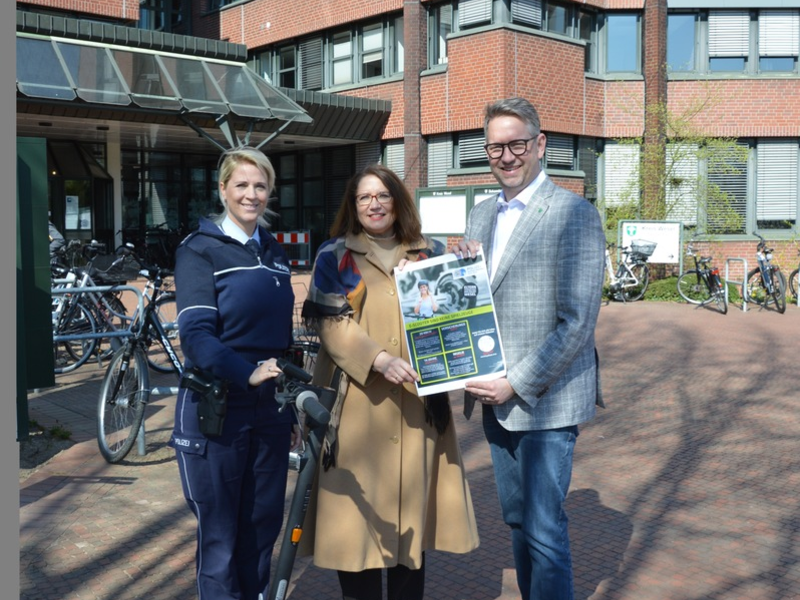 POL-WES: Kreis Wesel - Kreispolizeibehörde Wesel und Partner setzen auf Aufklärung im Umgang mit E-Scootern - Foto: presseportal.de