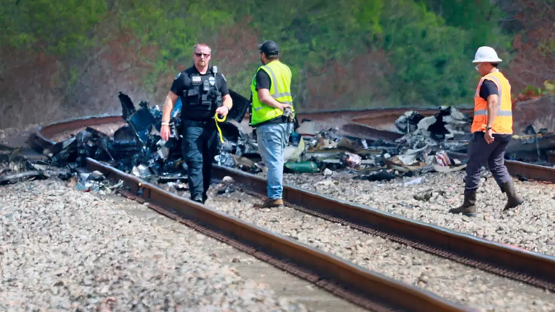 Nur noch Trümmer nach dem Absturz - Bild: Mike Stocker/South Florida Sun-Sentinel/AP/dpa