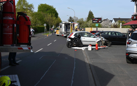 FW Pulheim: Krad kollidiert mit PKW - Foto: presseportal.de