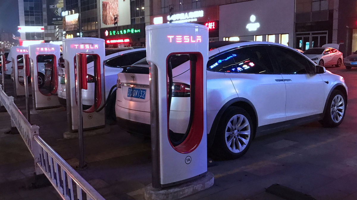 Teslas Gewinn ist im ersten Quartal eingebrochen. (Archivbild) - Foto: Yan Bo/SIPA Asia via ZUMA Wire/dpa