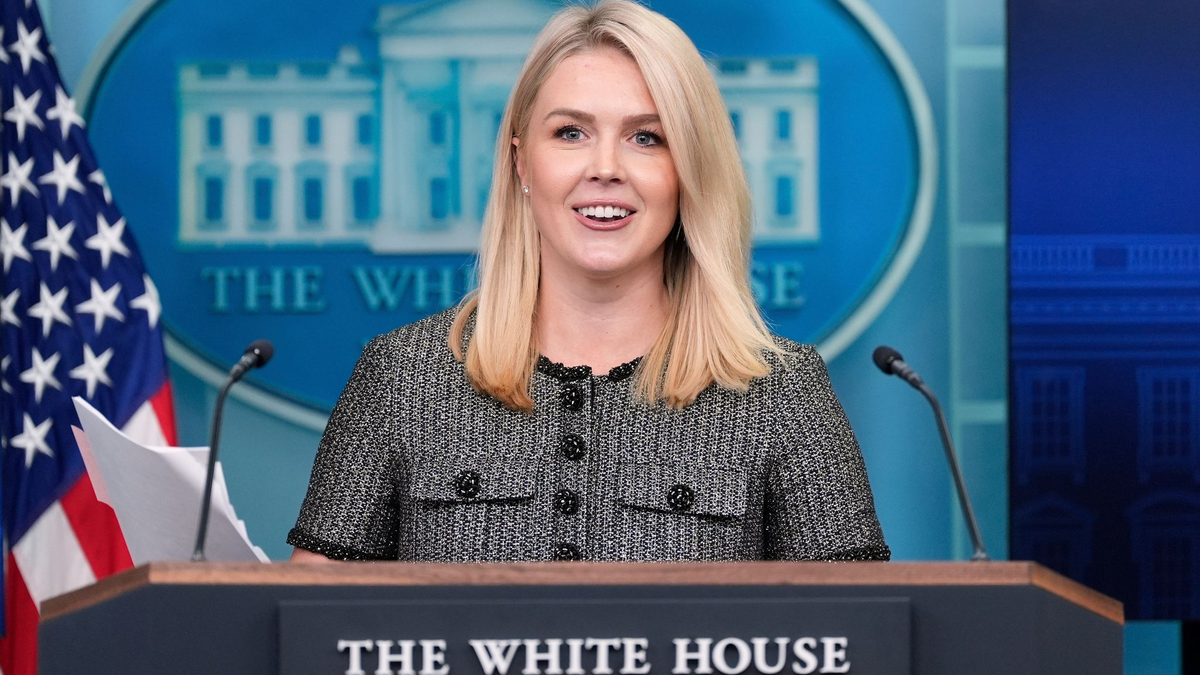 Das Weiße Haus - hier Pressesprecherin Karoline Leavitt - sieht die Aushandlung Dutzender internationaler Handelsdeals innerhalb von Wochen selbst als große Herausforderung. - Foto: Alex Brandon/AP/dpa
