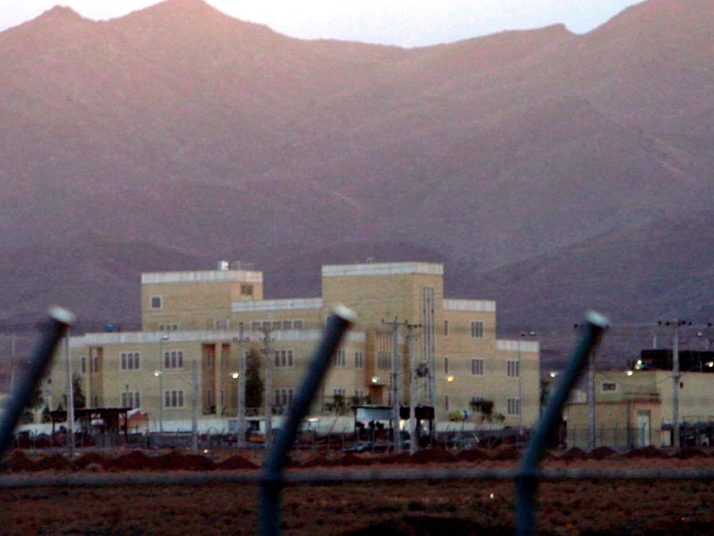 Ein Foto der iranische Atomanlage Natans aus dem Jahr 2005: Sie soll jüngst durch US-Bomben schwer beschädigt worden sein. (Archivbild) - Foto: Abedin Taherkenareh/epa/dpa