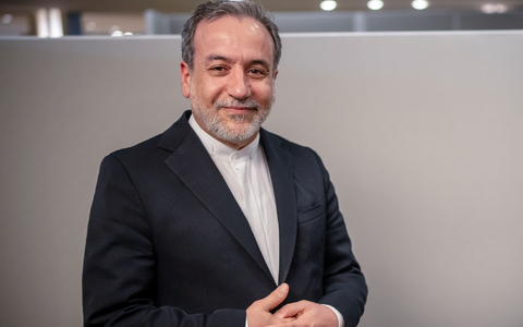 Der iranische Außenminister Abbas Araghtschi ist zu Atomverhandlungen mit den USA in der Hauptstadt des Oman eingetroffen. (Archivbild) - Foto: Michael Kappeler/dpa