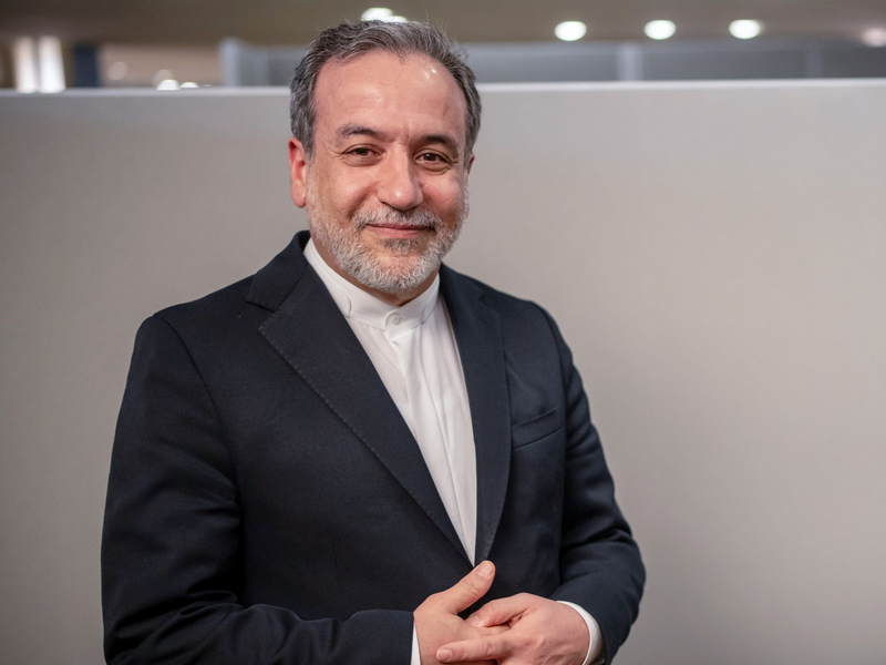 Der iranische Außenminister Abbas Araghtschi ist zu Atomverhandlungen mit den USA in der Hauptstadt des Oman eingetroffen. (Archivbild) - Foto: Michael Kappeler/dpa