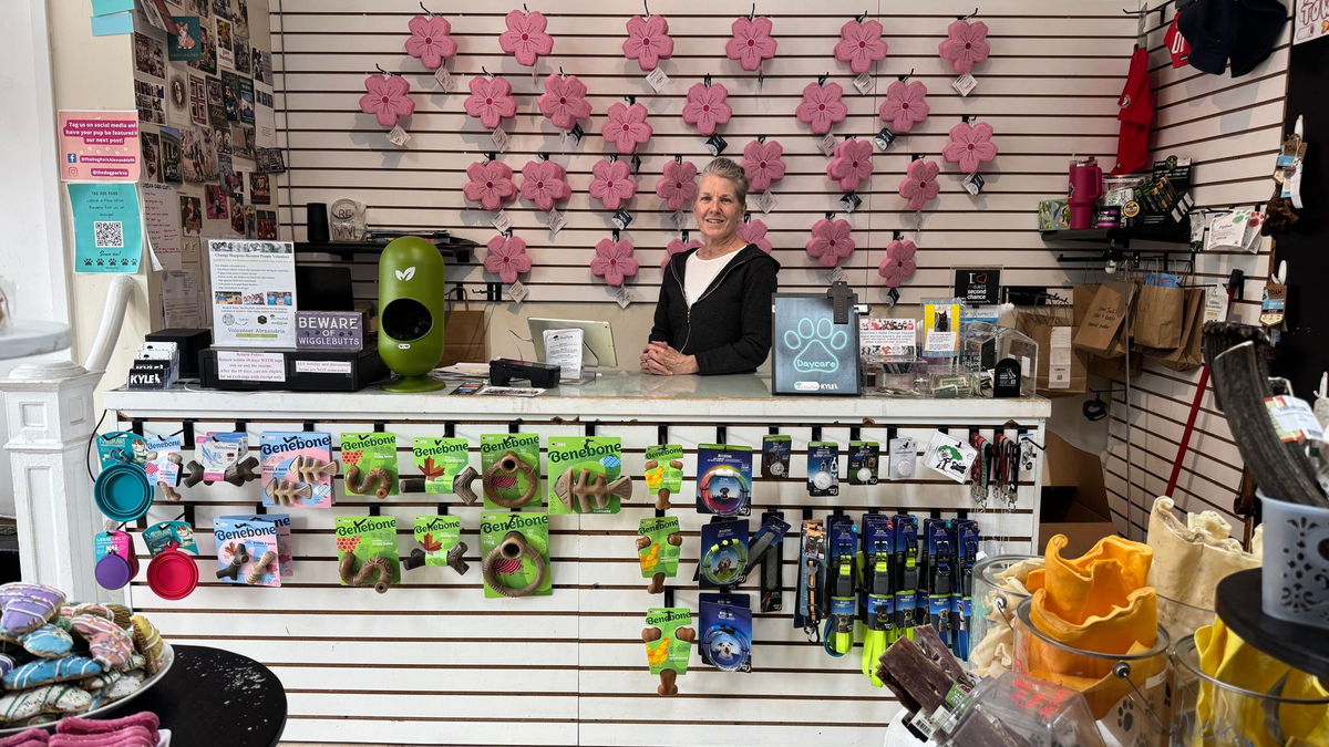 Viele Produkte im Sortiment hier stammen aus China. - Foto: Luzia Geier/dpa