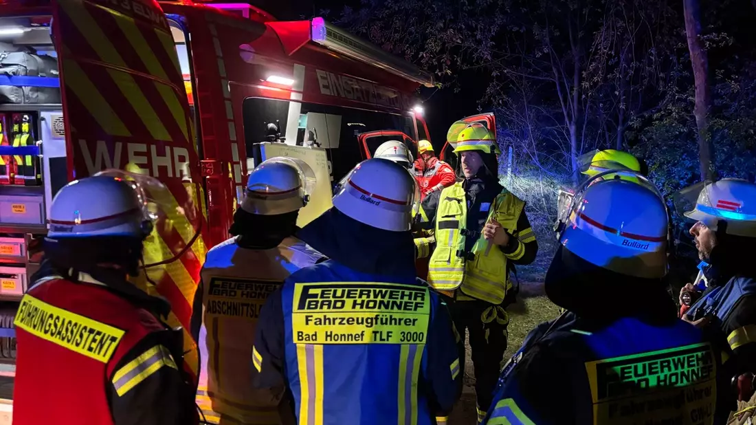 FW Bad Honnef: Zweimaliger Chlorgasalarm auf der Insel Grafenwerth - Bild: presseportal.de