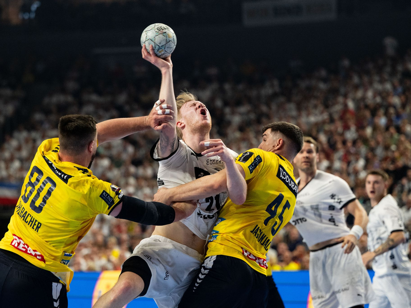 Schied mit einer Knieverletzung vorzeitig aus: Ivan Martinovic von den Rhein-Neckar Löwen. - Foto: Marius Becker/dpa