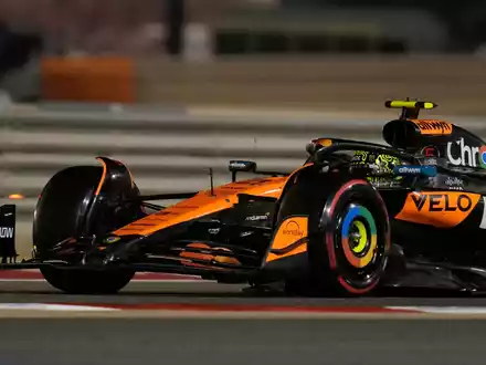 Nur Platz sechs für den WM-Spitzenreiter Lando Norris. - Foto: Altaf Qadri/AP/dpa