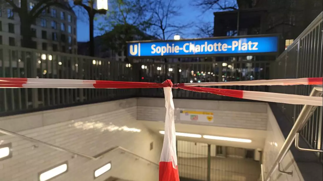 Absperrung nach Berliner Messerattacke am 12.04.2025 - Bild: über dts Nachrichtenagentur