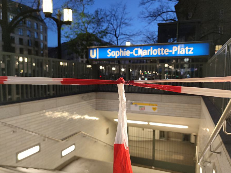 Absperrung nach Berliner Messerattacke am 12.04.2025 - Foto: über dts Nachrichtenagentur