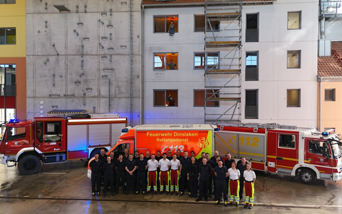 FW Dinslaken: Feuerwehr Dinslaken trainiert am Institut der Feuerwehr in Münster - Foto: presseportal.de